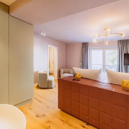Kabinett Boutique Apartments Креф Экстерьер фото
